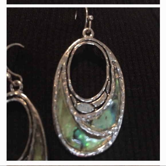 Oval shaped abalone earrings - Picture 3 of 3